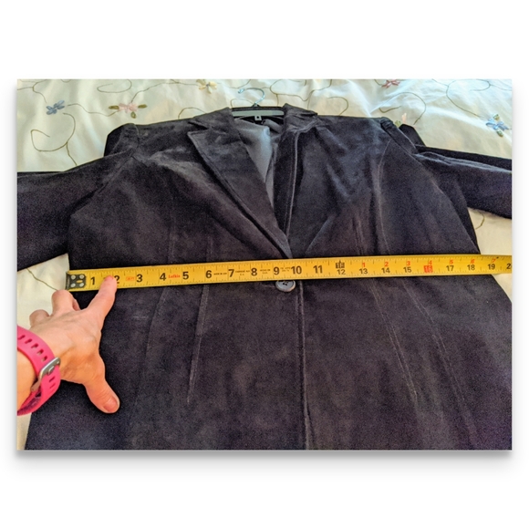 🎇2/$15🎇 Vintage Black Suede Blazer - Picture 2 of 8